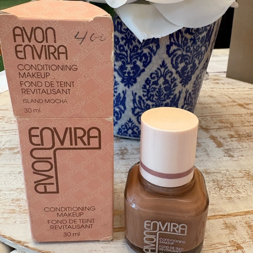Vintage Avon Envira Conditioning Makeup - Island Mocha